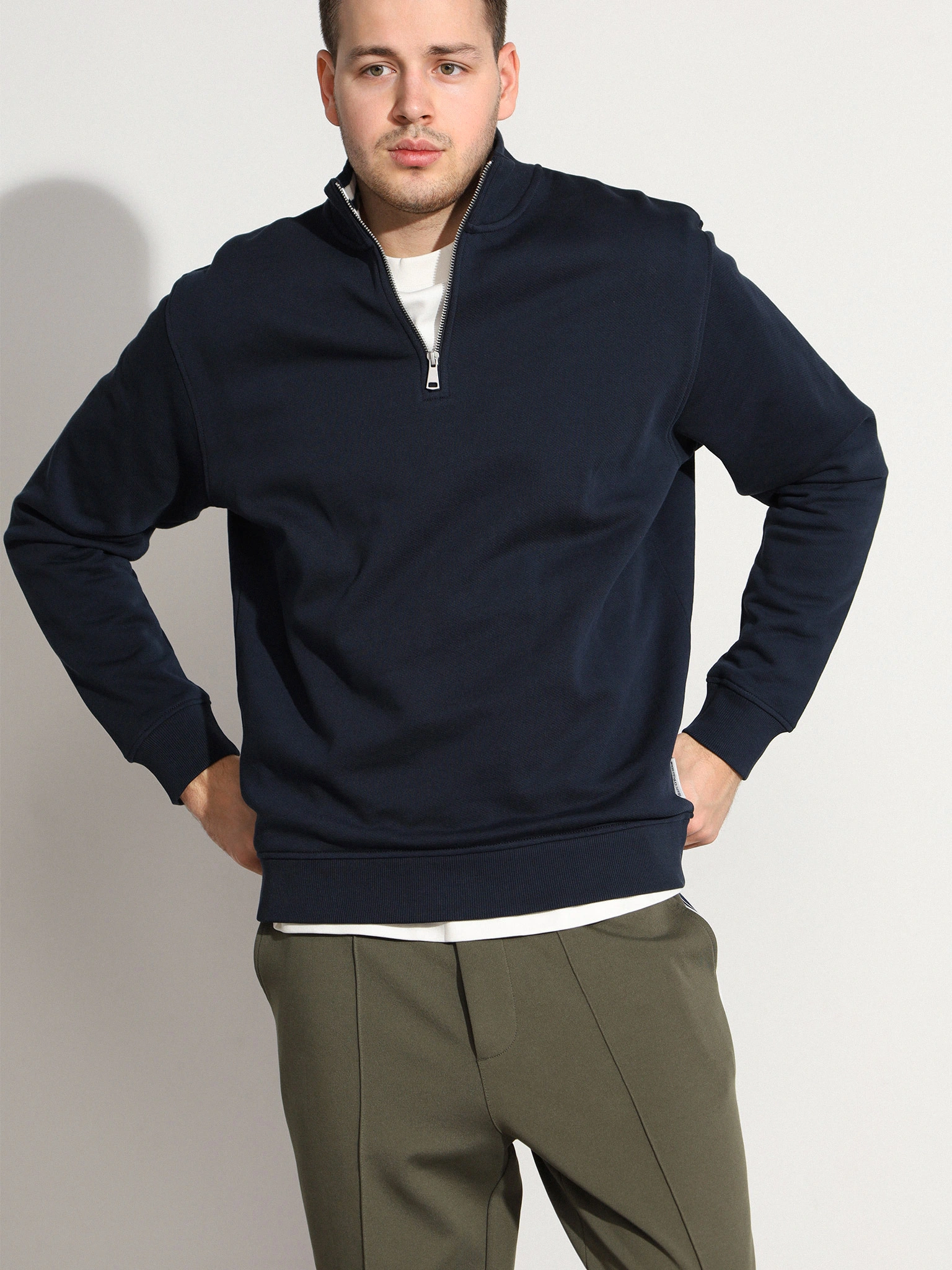 Толстовка темно-синего цвета из хлопка